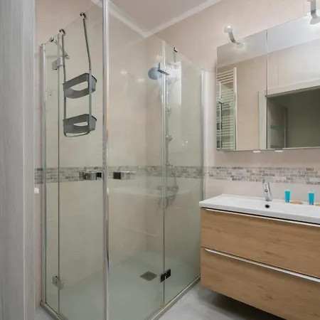 Apartment Krakowska Comfort By Bookinghost